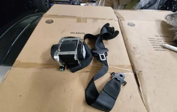 BMW X5 F15 Front seatbelt 624640200D S271407905W R161407901Y