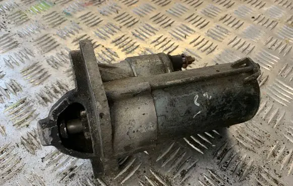 Renault Megane III Starter motor 8200836473 TS12E9