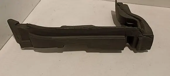 Audi Q5 SQ5 Fender foam support/seal 8R0823732A