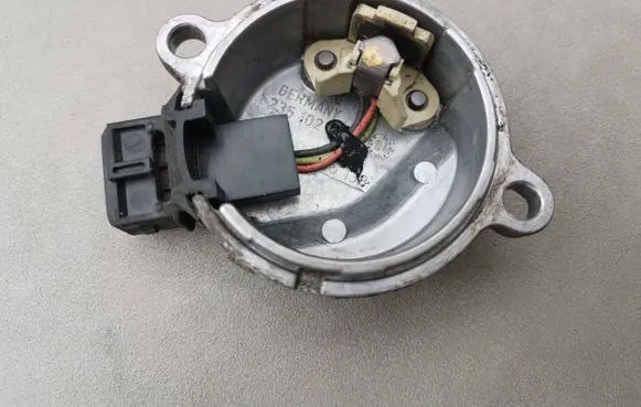 Audi A4 S4 B5 8D Camshaft position sensor 058905161B 0232101024