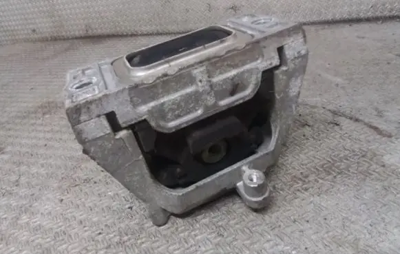 Audi A3 S3 8P Engine mount bracket 1K0199262AC