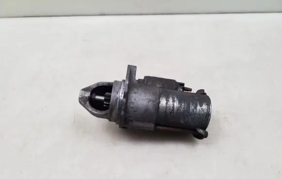 Opel Insignia A Starter motor