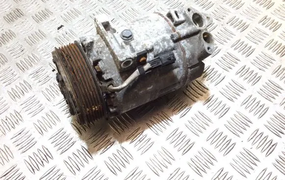 Renault Trafic III (X82) Air conditioning (A/C) compressor (pump) 8200848916B