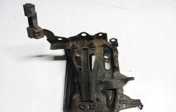 Toyota Auris 150 Battery bracket 