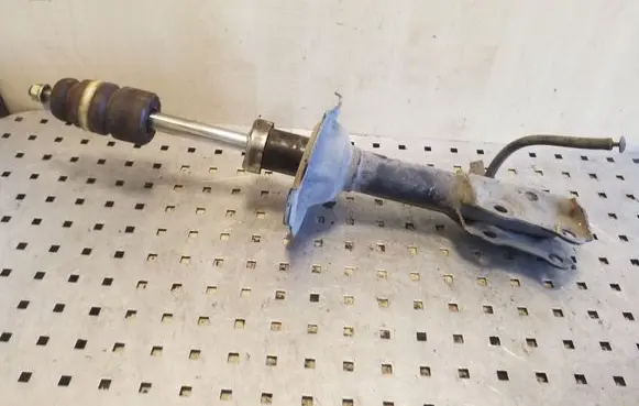 Toyota Yaris Front shock absorber/damper