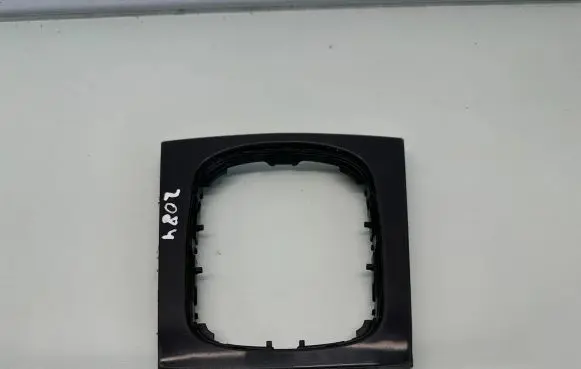 Audi A3 S3 8P Gear shifter surround trim plastic 8P0864261L 115570