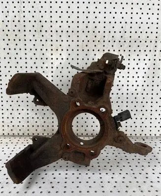Volkswagen Jetta V Front wheel hub spindle knuckle