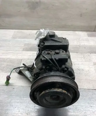 Volkswagen PASSAT B6 Air conditioning (A/C) compressor (pump) 8D0260808 7SBU16C 4472208182
