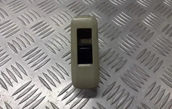 Nissan Primera Quarter vent window switch 25411-AV600