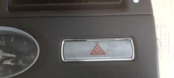 Ford Mondeo Mk III Hazard light switch