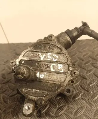 Volvo V70 Vacuum pump 30731825