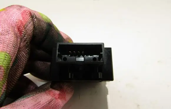 Tailgate opening switch