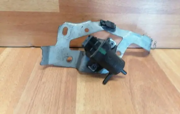 Renault Espace V (RFC) Turbo solenoid valve 320930795R 8200762162