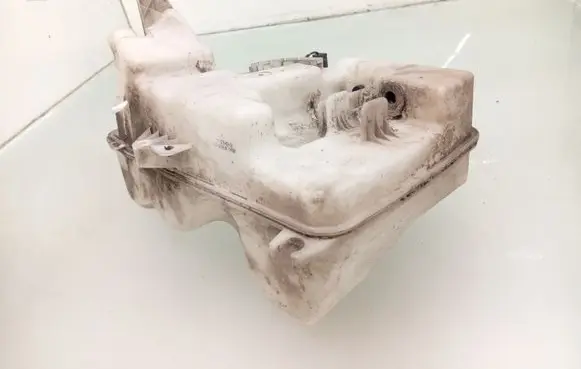 BMW 5 E60 E61 Windshield washer fluid reservoir/tank 7179451