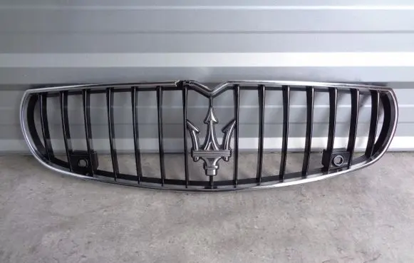 Maserati Ghibli Front bumper upper radiator grill