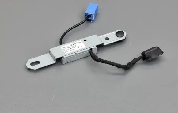 Mazda 3 III Aerial antenna amplifier DD1V669N0A K5006