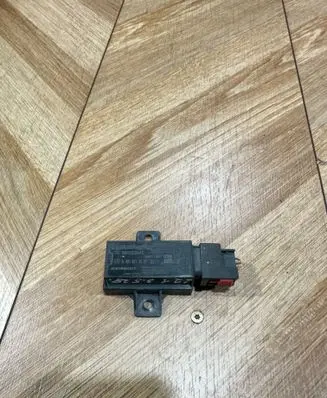 Mercedes-Benz S W221 Tire pressure control unit A0018275101 56053034AC 5WY37361