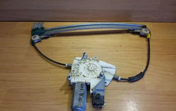 Peugeot 607 Rear door window regulator with motor 105265104