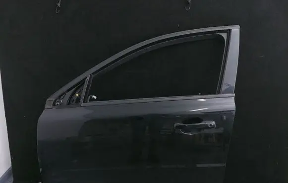 Volvo V70 Front door