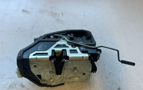 BMW 3 E90 E91 Front door lock 7059967