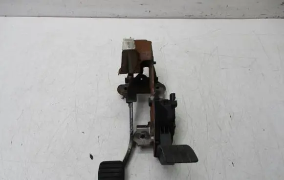 Renault Clio IV Brake pedal 8200672371C