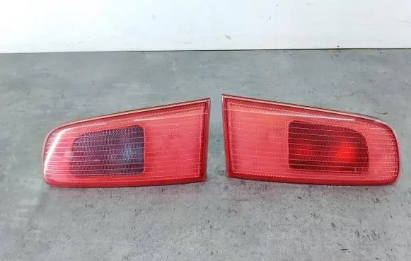 Tailgate rear/tail lights