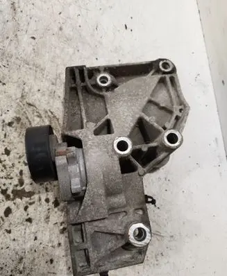 Opel Insignia A A/C compressor mount bracket 55562863