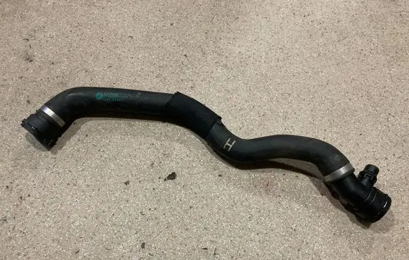 BMW X5 G05 Engine coolant pipe/hose 8582010