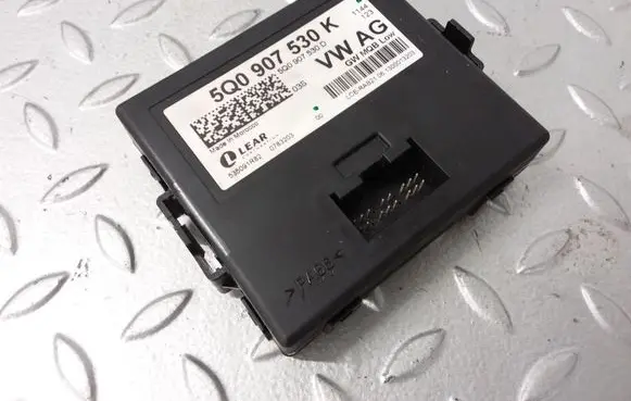 Skoda Octavia Mk3 (5E) Gateway control module 5Q0907530K 5Q0907530D