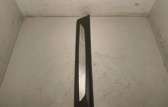 BMW 1 E82 E88 Front sill trim cover 25891810