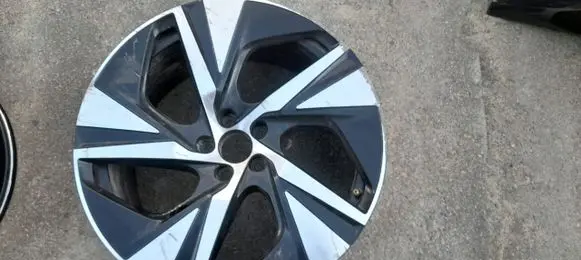 Volvo XC90 R20 alloy rim 32209411