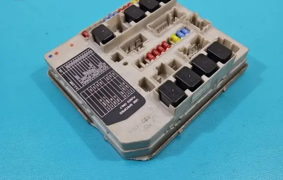 Nissan Micra Fuse box set 284B7AX615 IMPRK1377860