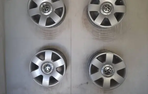 Volkswagen Caddy R15 alloy rim 2K0601025