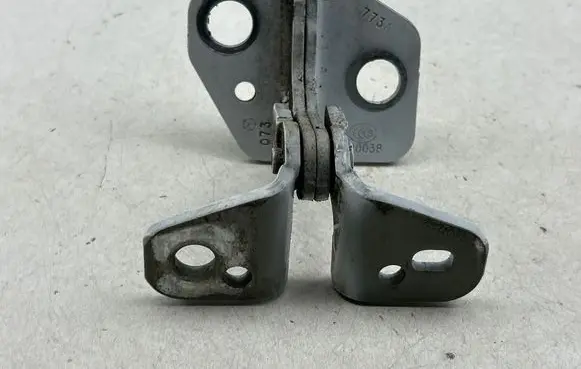 Chrysler Pacifica Front door lower hinge 1120038