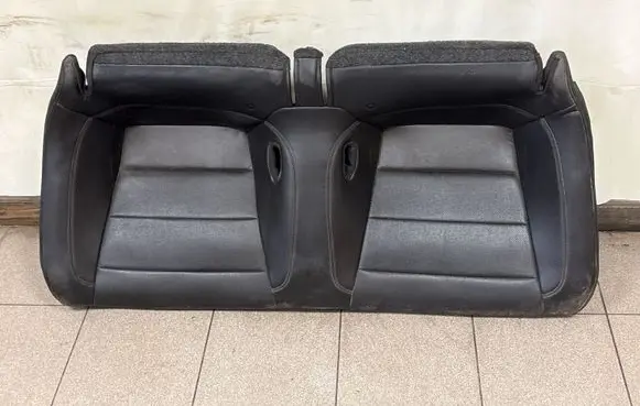 Ford Mustang V Rear seat 