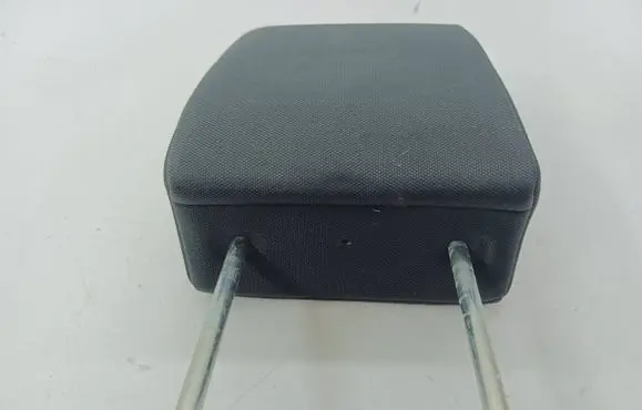 Nissan Qashqai Front seat headrest 