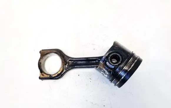 Ford Focus Piston with connecting rod