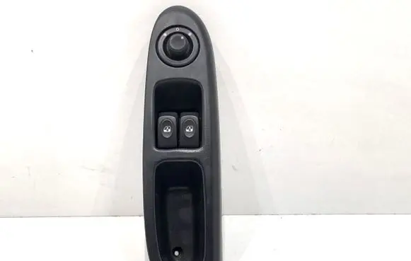 Renault Thalia II Electric window control switch 8200507734
