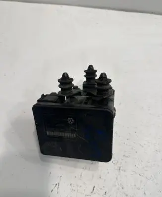 Volkswagen Golf V ABS Pump 1K0907379AC 00005305H0 10096003593