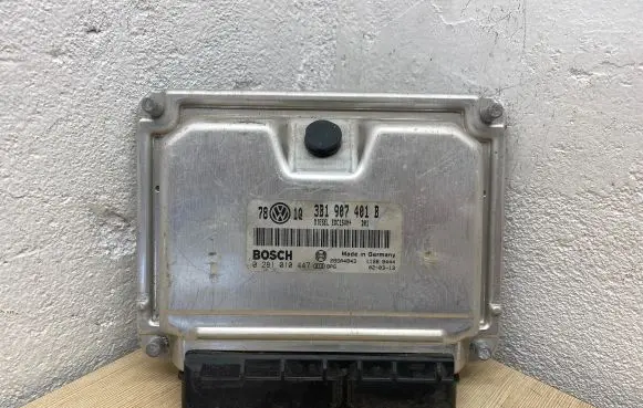 Volkswagen PASSAT B5.5 Engine control unit/module 3B1907401B 28SA4843 0281010447