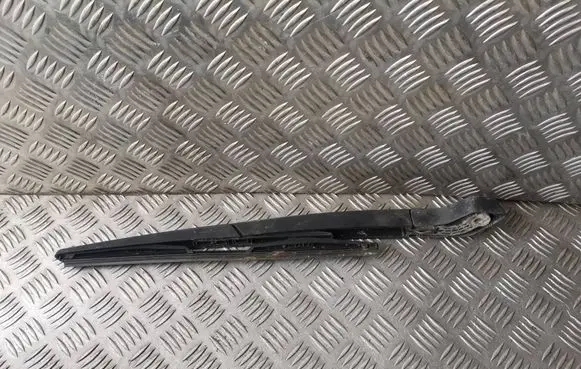Volvo XC90 Rear wiper blade arm 