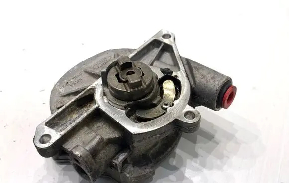 Ford Focus Vacuum pump HG9Q2A451AA