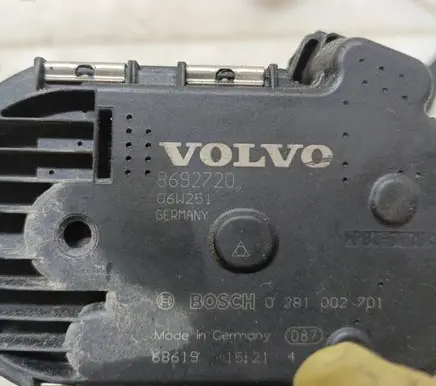 Volvo V70 Throttle valve 8692720 06W251 0281002701