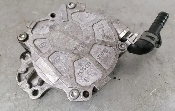 Audi A6 S6 C6 4F Vacuum pump 03L145100E