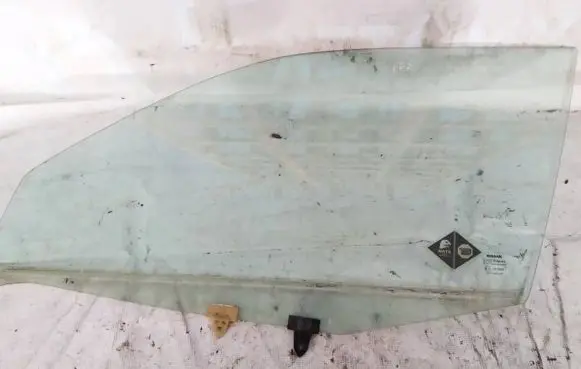 Nissan Primera Front door window glass four-door