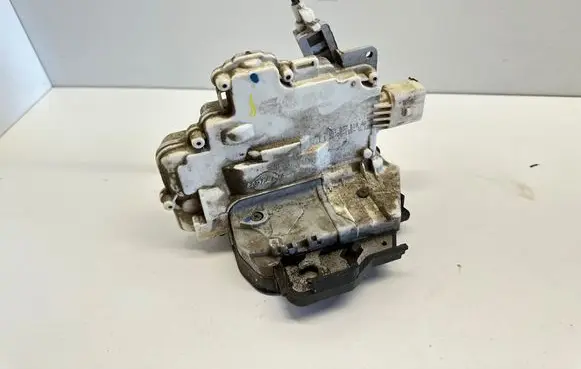 Audi A4 S4 B7 8E 8H Front door lock 8E1837016AA