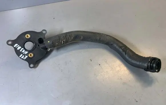 BMW 3 E90 E91 Breather hose/pipe 70307814 11617561386 7561386