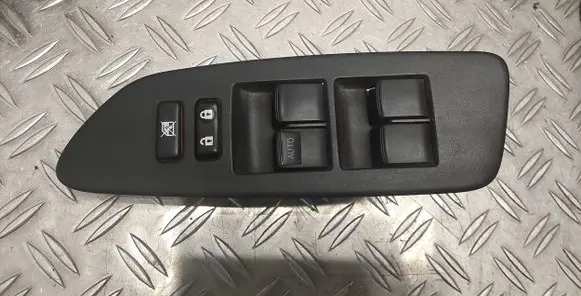 Toyota Auris 150 Electric window control switch 7423202550