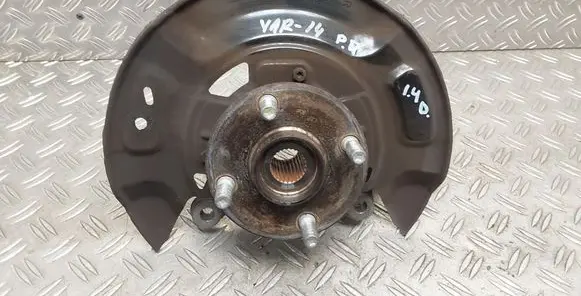Toyota Yaris Front wheel hub 