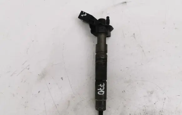 Mercedes-Benz ML W164 Fuel injector 0445115027 A6420700587